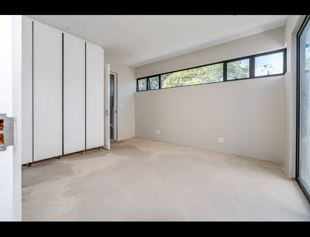 5 BEDROOM HOUSE FOR SALE IN BRYANSTON